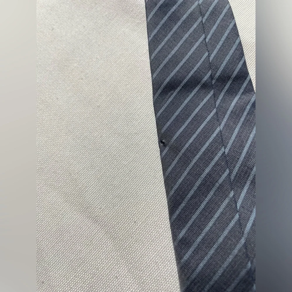 NWT Hart Schaffner Marx Striped Silk Neck tie * Has Pinhole*